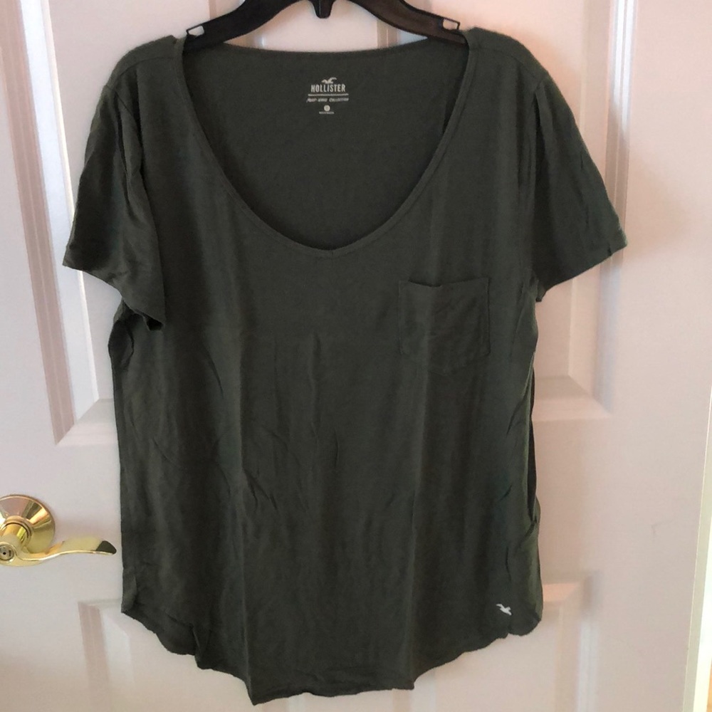 Green shirt sleeve shirt